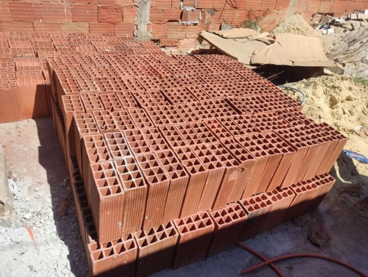 Vendo 358 Tijolos 20×30