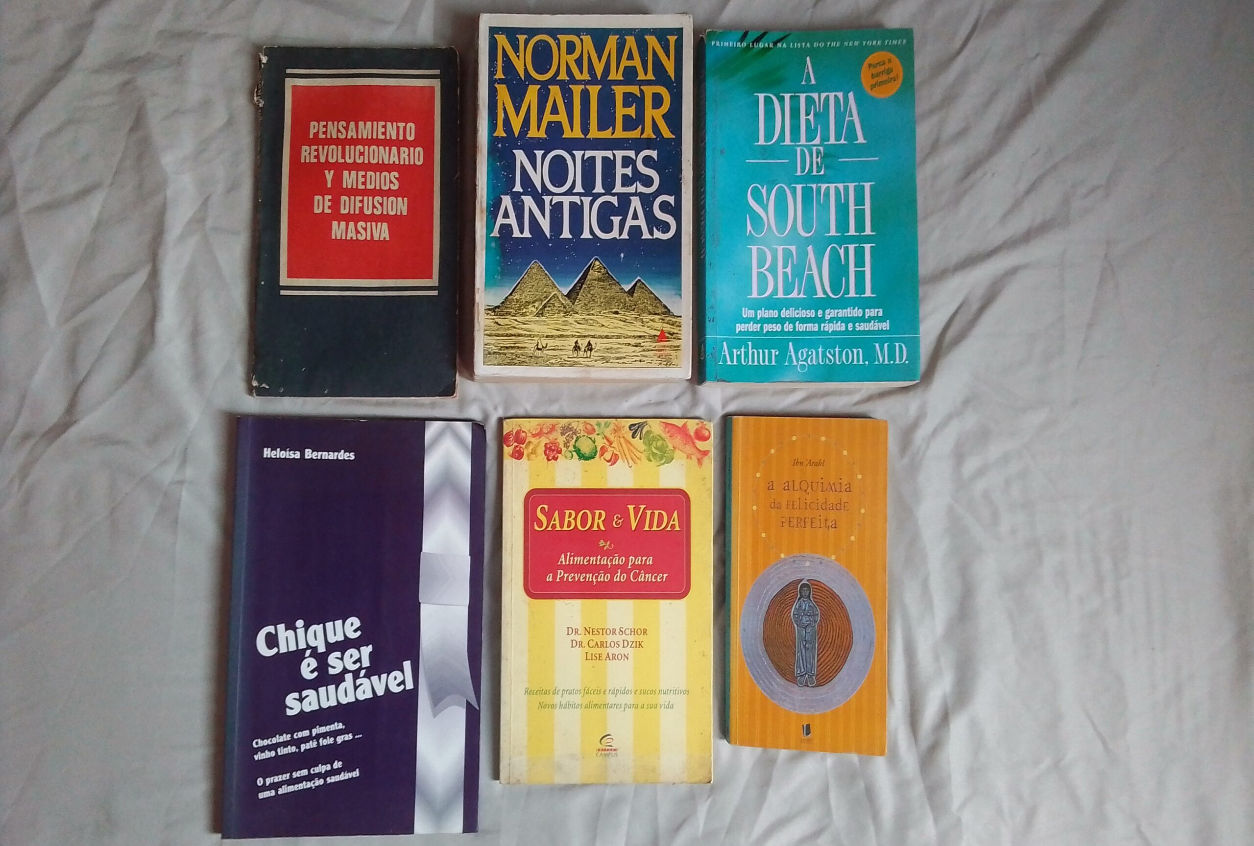 Livros 35 unidades,3 reais cada,só lote.