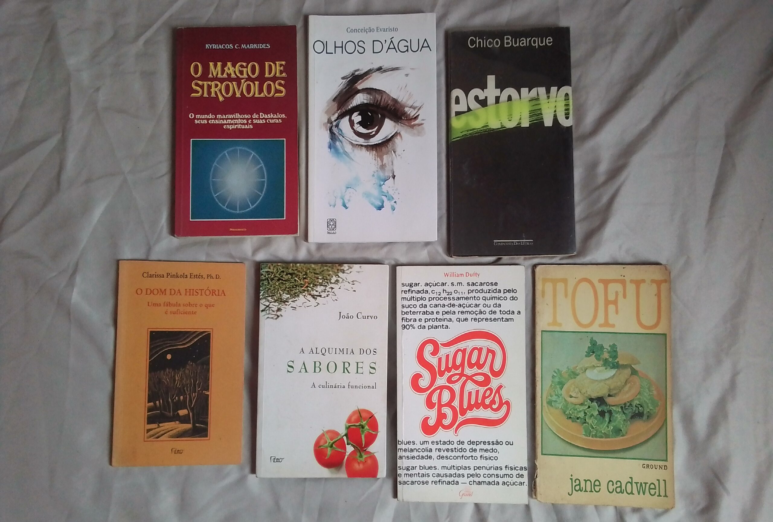 Livros 35 unidades,3 reais cada,só lote.