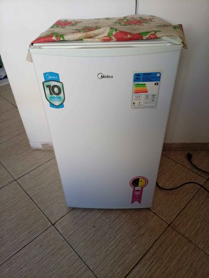 Frigobar Midea