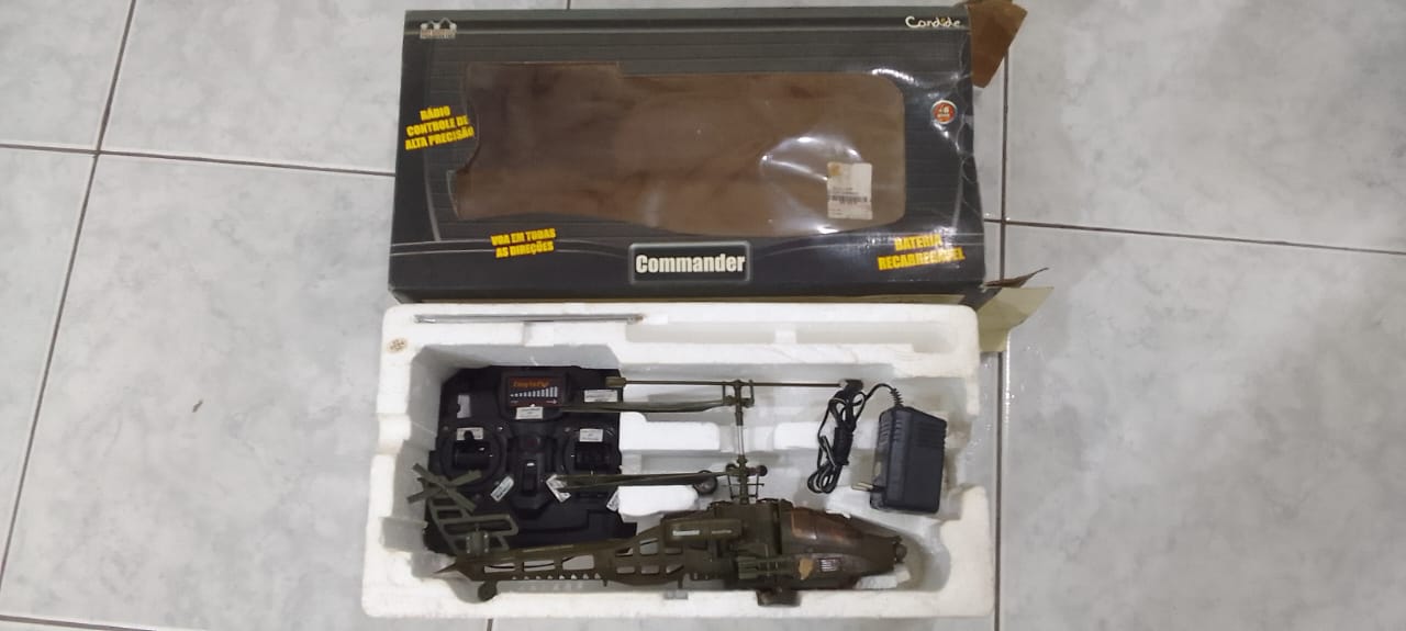 Helicóptero de Controle Remoto Commander