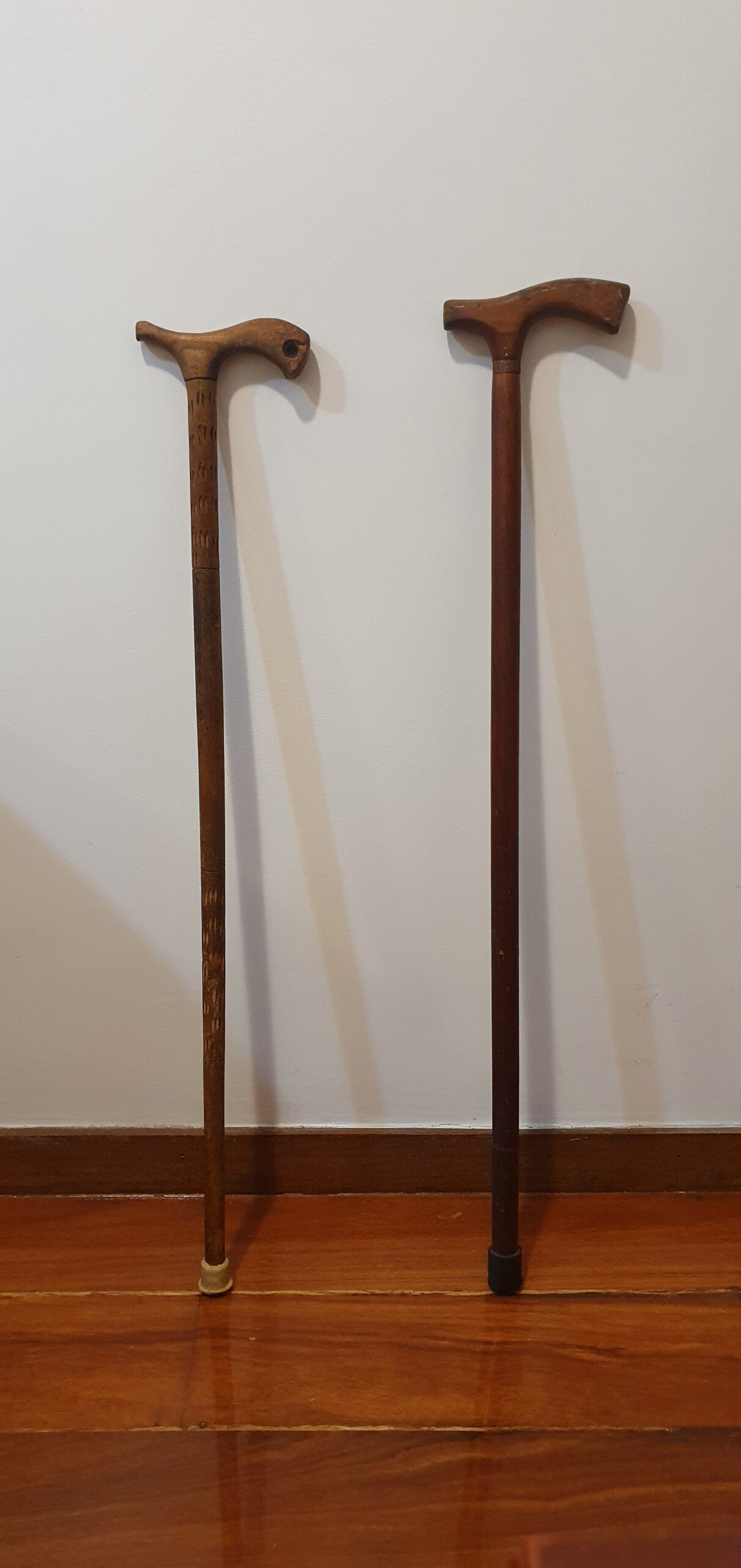 Vendo BENGALA (evita quedas), de madeira