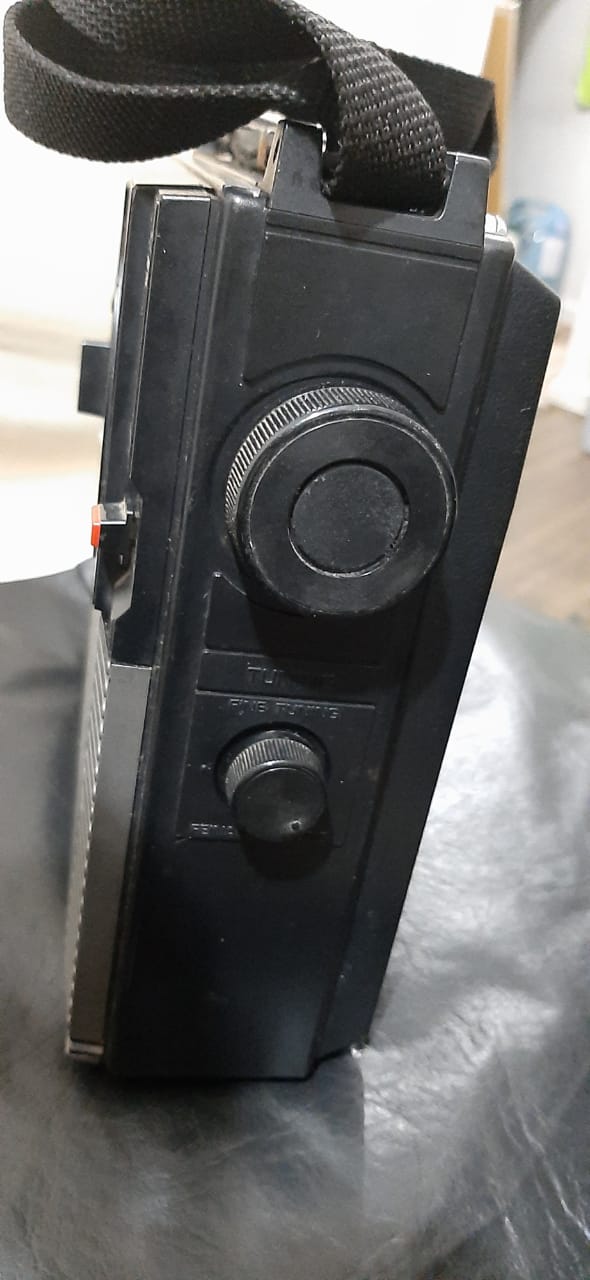 RÁDIO ANTIGO SANYO 8600 VENDO