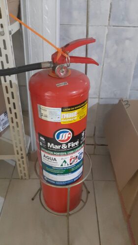 EXTINTOR ÁGUA 10kg e EXTINTOR CO2 6kg
