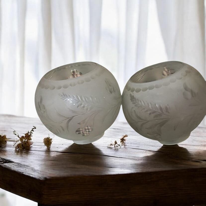 PAR DE CUPULAS ANTIGAS EM VIDRO FLORAL